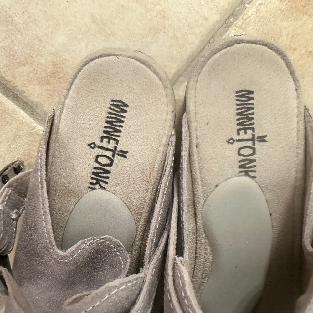 Minnetonka Women's Billie Leather Slip-On Mules - Picture 6 of 8